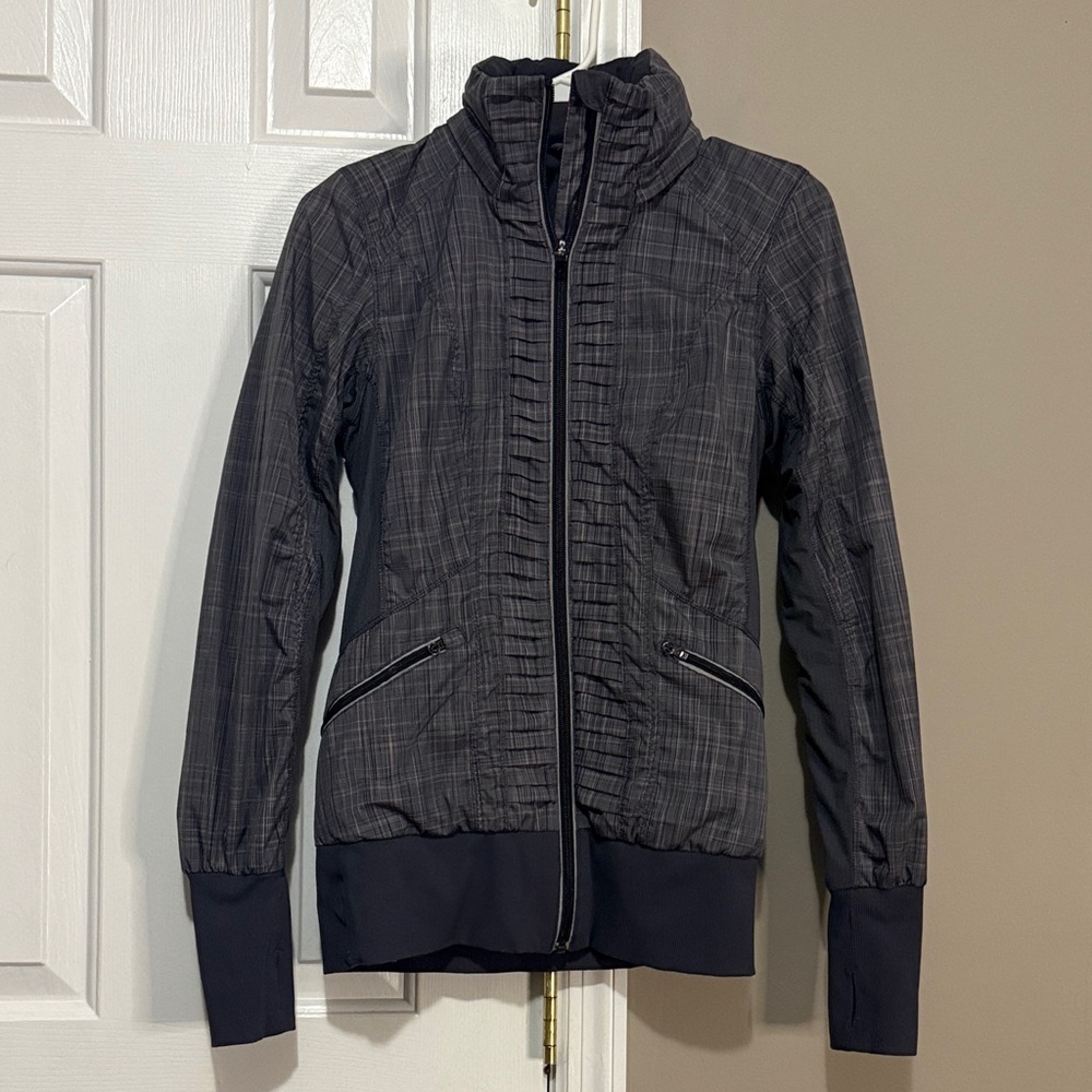 🖤 Lululemon Run: For Your Life Jacket — Black Plaid (Size 4)